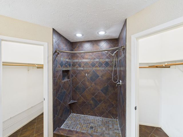 10107 Hollow Canyon Dr, Sugar Land, TX 77495