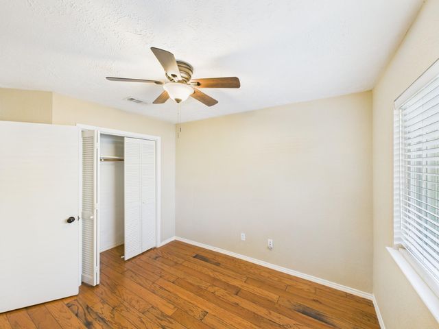 10107 Hollow Canyon Dr, Sugar Land, TX 77495