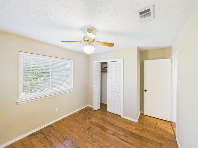 10107 Hollow Canyon Dr, Sugar Land, TX 77495