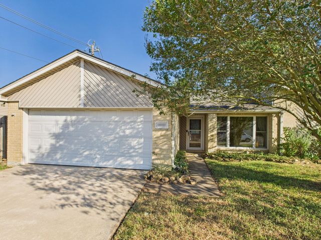 10107 Hollow Canyon Dr, Sugar Land, TX 77495