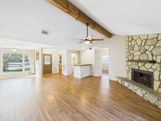 10107 Hollow Canyon Dr, Sugar Land, TX 77495