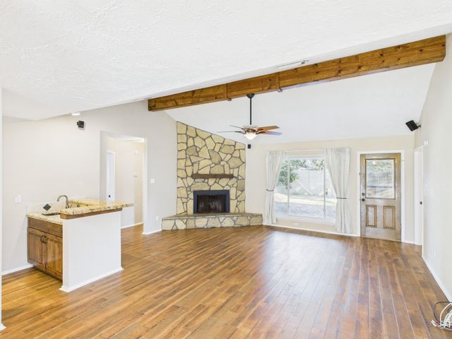 10107 Hollow Canyon Dr, Sugar Land, TX 77495