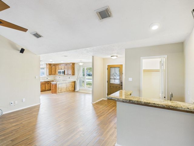 10107 Hollow Canyon Dr, Sugar Land, TX 77495