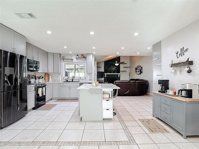 3729 SAND PEBBLE DRIVE, Valrico, FL 33596