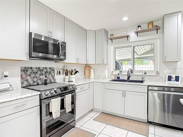 3729 SAND PEBBLE DRIVE, Valrico, FL 33596