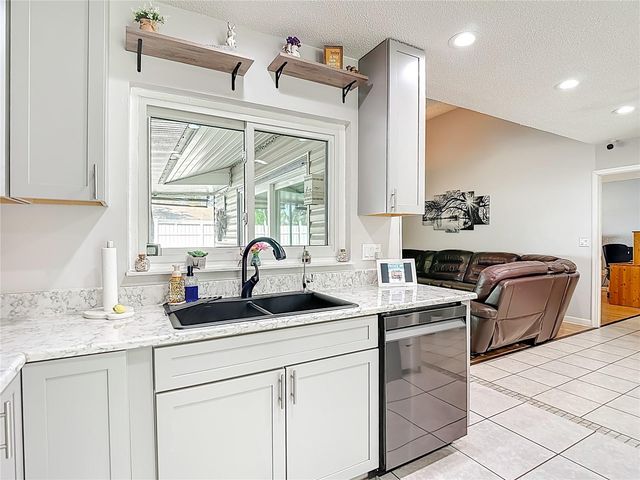 3729 SAND PEBBLE DRIVE, Valrico, FL 33596