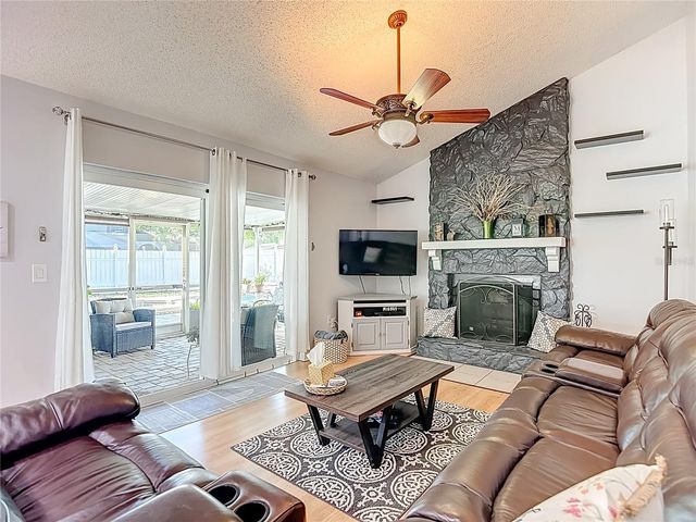 3729 SAND PEBBLE DRIVE, Valrico, FL 33596
