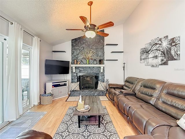 3729 SAND PEBBLE DRIVE, Valrico, FL 33596