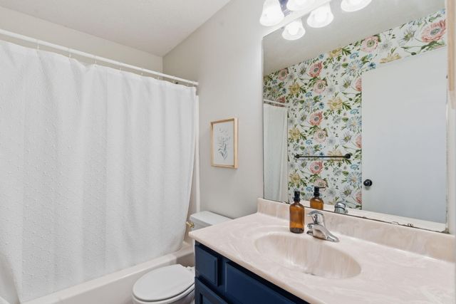 1135 W Broad Street, Republic, MO 65738