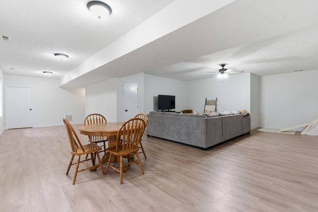 1135 W Broad Street, Republic, MO 65738