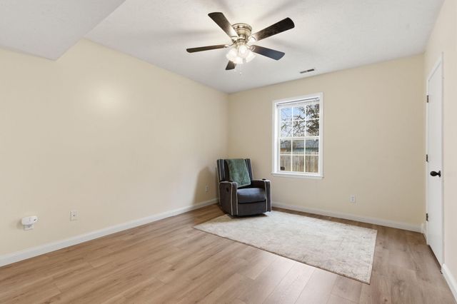 1135 W Broad Street, Republic, MO 65738