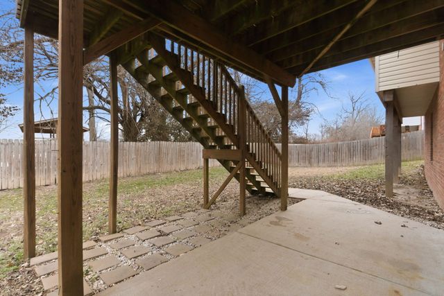 1135 W Broad Street, Republic, MO 65738