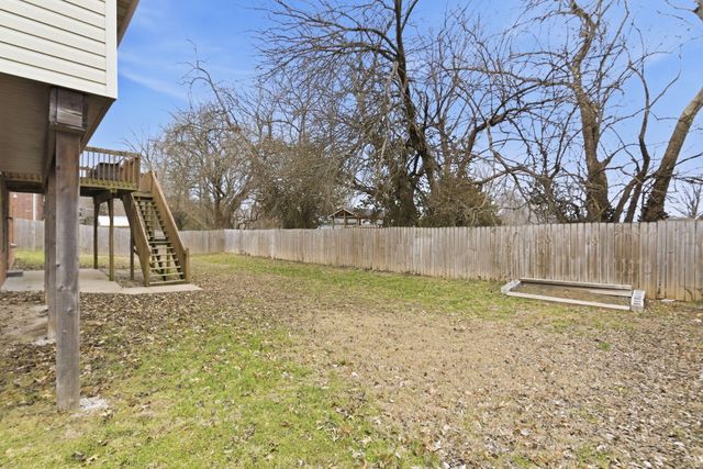 1135 W Broad Street, Republic, MO 65738