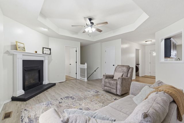 1135 W Broad Street, Republic, MO 65738