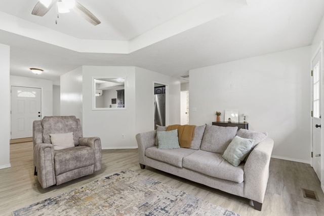 1135 W Broad Street, Republic, MO 65738