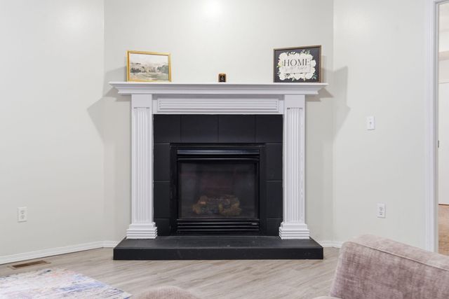 1135 W Broad Street, Republic, MO 65738