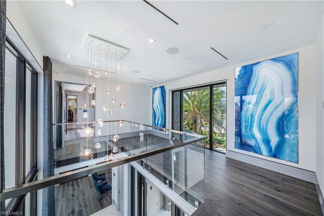 2201 Shad CT, Naples, FL 34102
