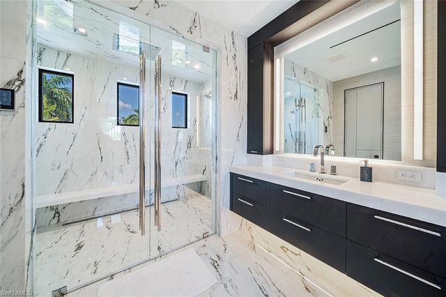 2201 Shad CT, Naples, FL 34102