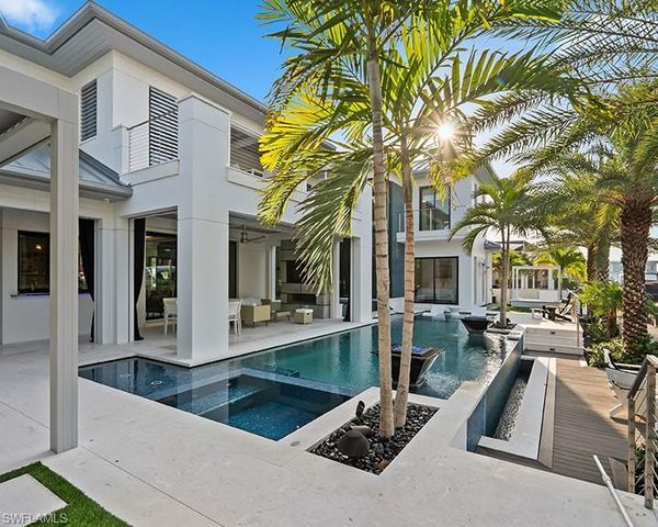 2201 Shad CT, Naples, FL 34102