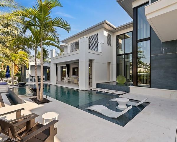 2201 Shad CT, Naples, FL 34102