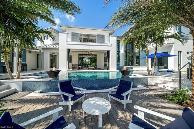 2201 Shad CT, Naples, FL 34102