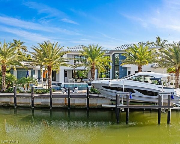 2201 Shad CT, Naples, FL 34102
