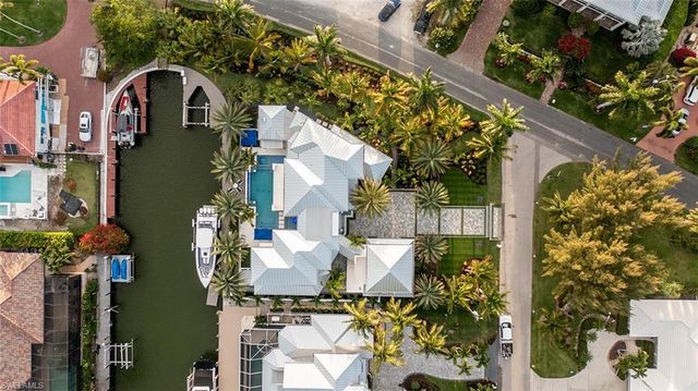 2201 Shad CT, Naples, FL 34102