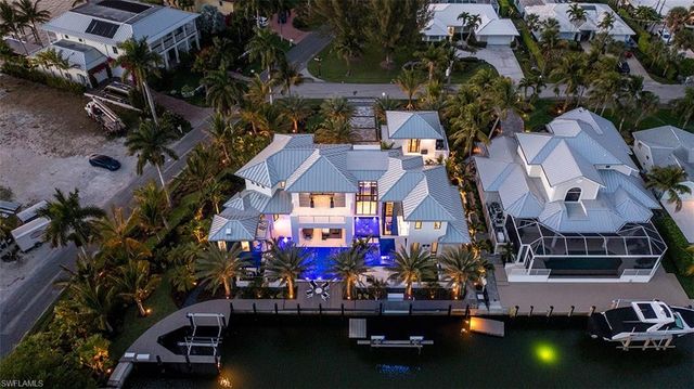 2201 Shad CT, Naples, FL 34102