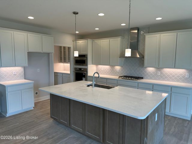 3612 Ringing Bell Ln, Louisville, KY 40245