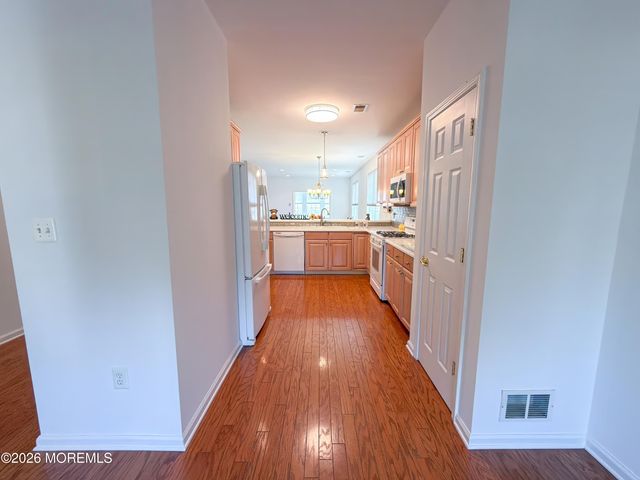 43 Banbury Lane, Jackson, NJ 08527