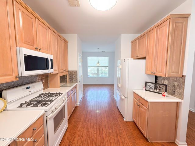 43 Banbury Lane, Jackson, NJ 08527