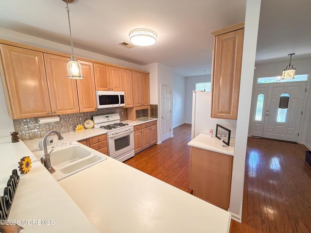 43 Banbury Lane, Jackson, NJ 08527
