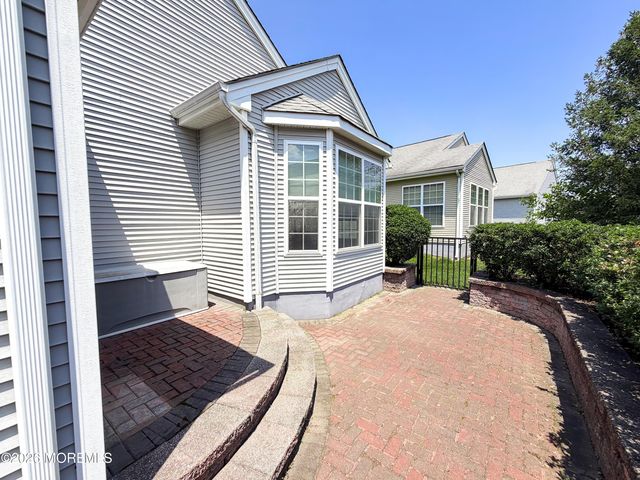 43 Banbury Lane, Jackson, NJ 08527
