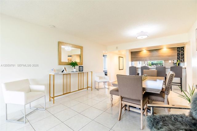 1508 S Whitehall 206 206, Davie, FL 33324