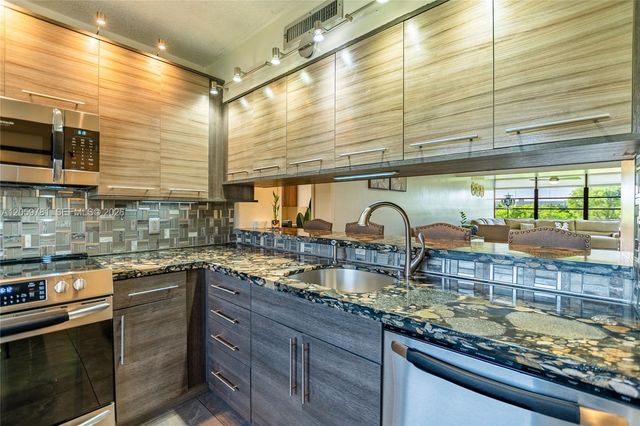 1508 S Whitehall 206 206, Davie, FL 33324