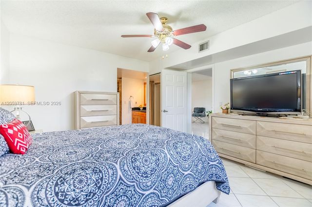 1508 S Whitehall 206 206, Davie, FL 33324