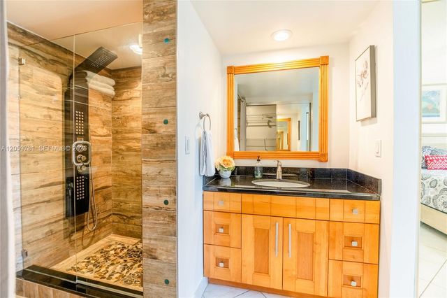 1508 S Whitehall 206 206, Davie, FL 33324