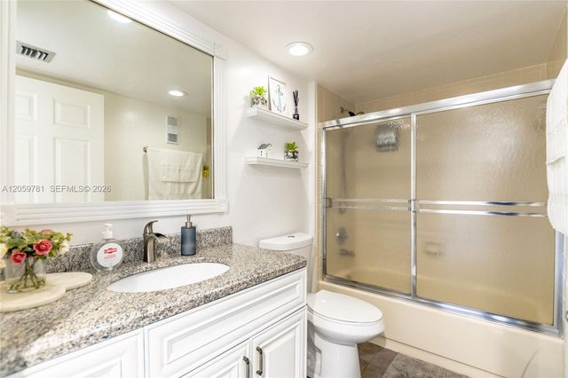 1508 S Whitehall 206 206, Davie, FL 33324