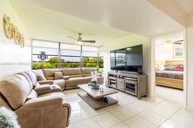 1508 S Whitehall 206 206, Davie, FL 33324