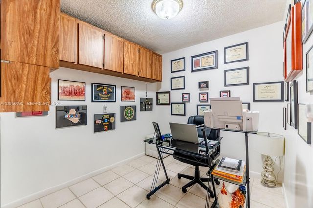 1508 S Whitehall 206 206, Davie, FL 33324