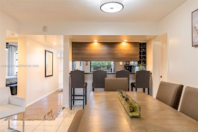 1508 S Whitehall 206 206, Davie, FL 33324