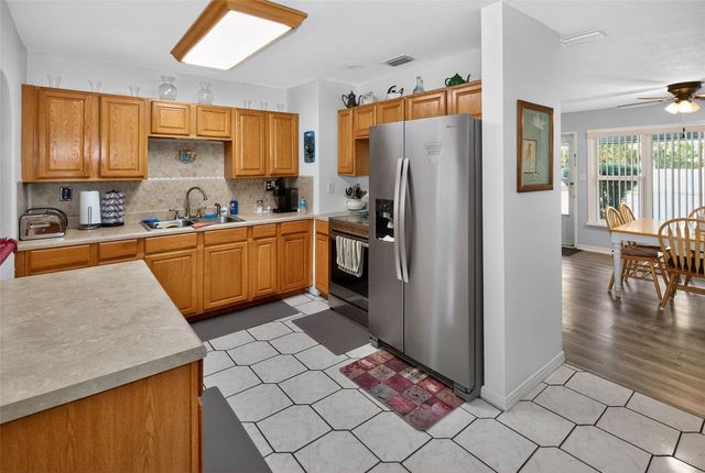 10223 N ARMENIA AVENUE, Tampa, FL 33612