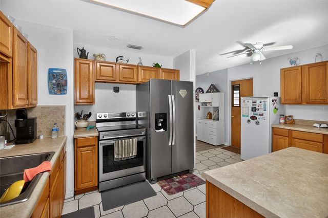 10223 N ARMENIA AVENUE, Tampa, FL 33612