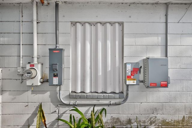 10223 N ARMENIA AVENUE, Tampa, FL 33612