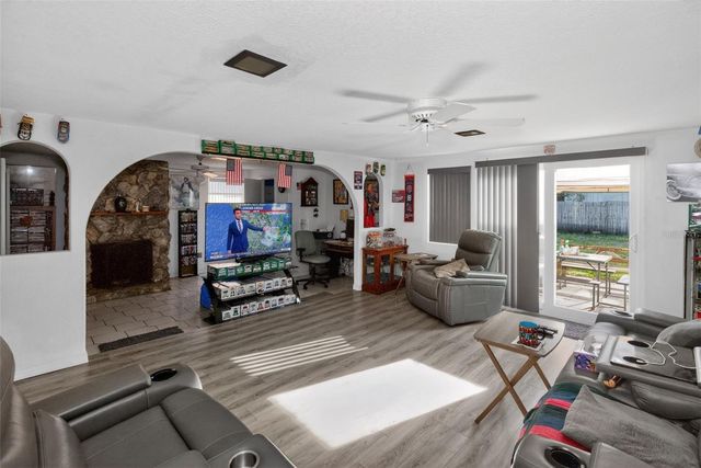 10223 N ARMENIA AVENUE, Tampa, FL 33612