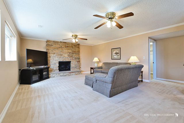 1123 Juniper Parkway, Libertyville, IL 60048