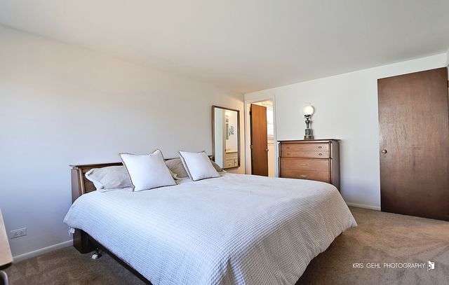 1123 Juniper Parkway, Libertyville, IL 60048