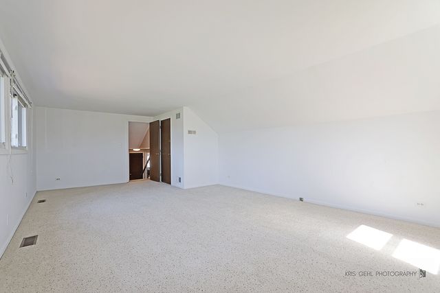 1123 Juniper Parkway, Libertyville, IL 60048