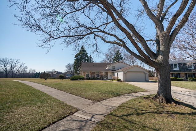 1123 Juniper Parkway, Libertyville, IL 60048