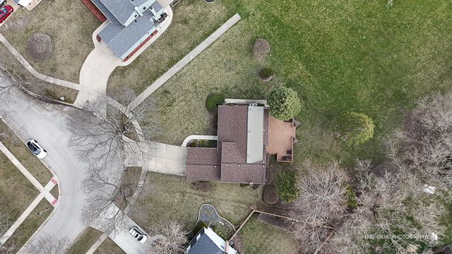 1123 Juniper Parkway, Libertyville, IL 60048